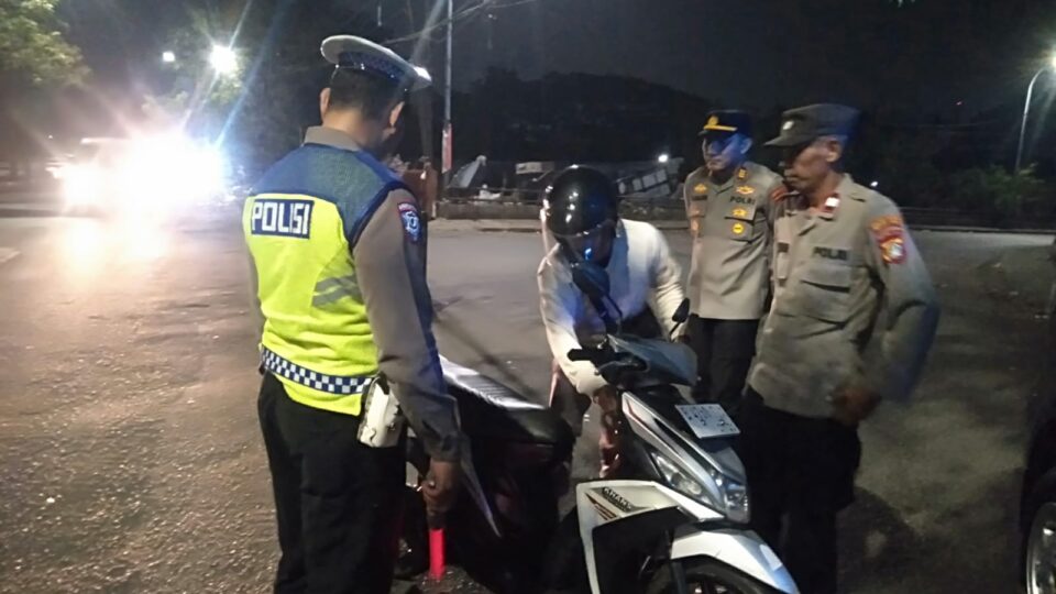 Jaga Jakarta On The Spot, Berikan Rasa Aman Kapolsek Bekasi Barat Intensifkan Patroli dan Razia Stasioner