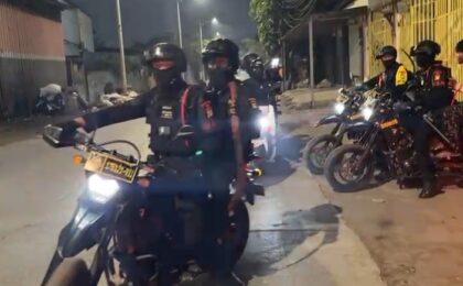 Patroli Brimob di Jakut Amankan 7 Pemuda, Pisau dan Celurit Ditemukan