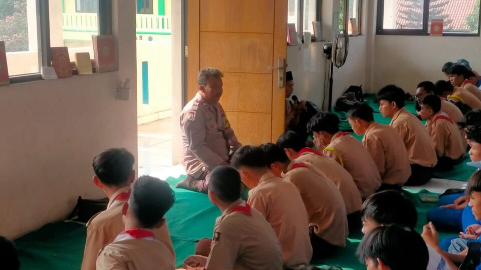 Polisi Berikan Pesan Kamtibmas kepada Siswa SMK Cipta Karya
