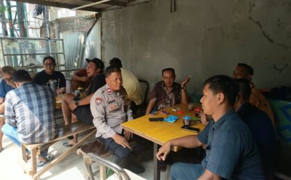 BHABINKAMTIBMAS JAKASAMPURNA PATROLI SAMBANG CEGAH C3 DAN TAWURAN DI KAMPUNG DUA
