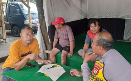 BHABINKAMTIBMAS JATIMEKAR AKTIFKAN RONDA DI POS KAMLING PAMAHAN JATIASIH