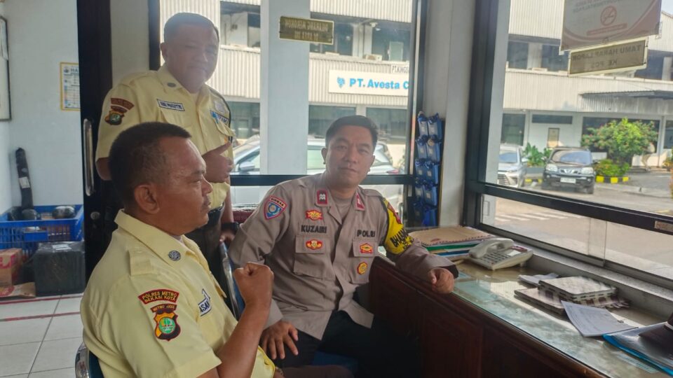 Patroli dan Sambang Bhabinkamtibmas Perkuat Keamanan Lingkungan