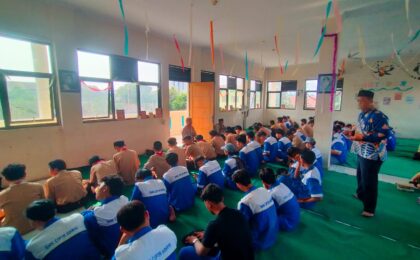 Polsek Medansatria Ajak Pelajar SMK Cipta Karya Jauhi Tawuran dan Aksi Unjuk Rasa