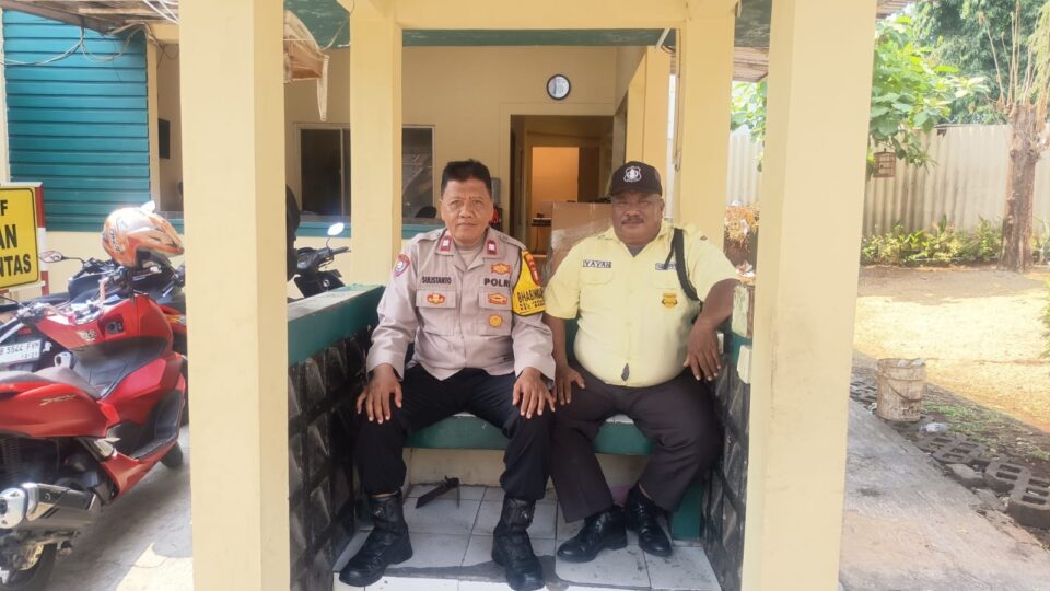 BHABINKAMTIBMAS JAKASAMPURNA SAMBANGI POS KAMLING PERSADA KEMALA CEGAH C3 DAN TAWURAN