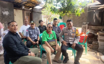 BHABINKAMTIBMAS JAKASAMPURNA KAWAL SILAHTURAHMI WALIKOTA DENGAN WARGA RT 05/03