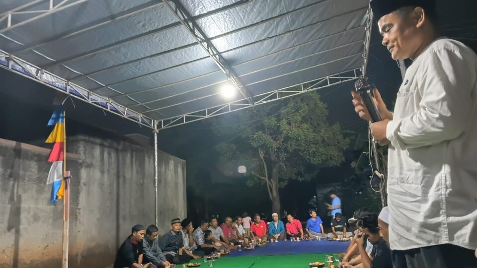 Polisi Bersama Masyarakat, Sinergi 3 Pilar Kukuhkan Ketua RT Jatiluhur Bekasi