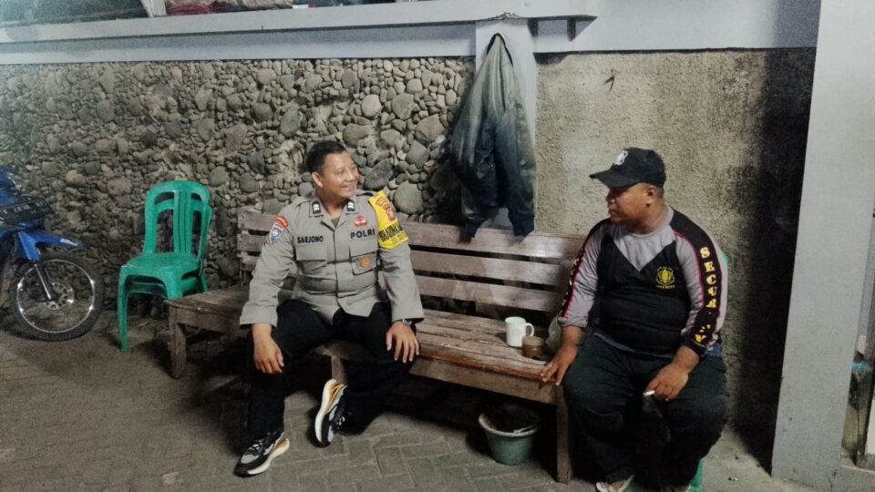 Polisi Bersama Masyarakat, Patroli Pos Kamling Mustikasari Cegah Curanmor Rumsong